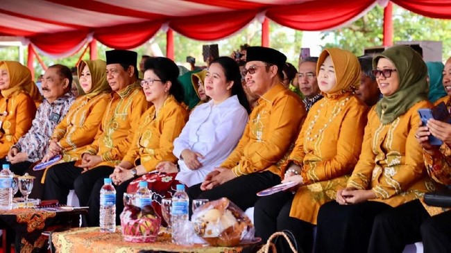 Puan Maharani menghadiri sekaligus membuka secara resmi acara puncak peringatan Hari Keluarga Nasional (Harganas) Tahun 2019.