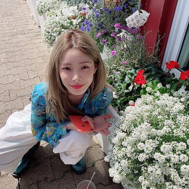 Lirik Lagu We Don't Talk Together - Heize Feat Giriboy