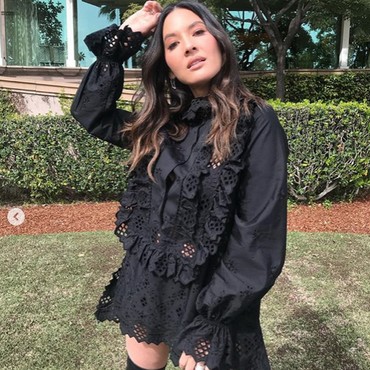 Alami Trikotilomania, Olivia Munn Sering Cabuti Bulu Mata Sendiri