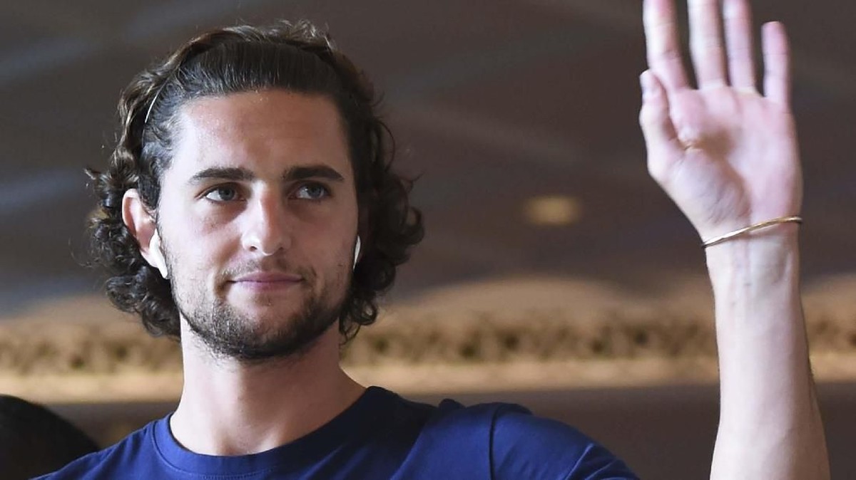FOTO: 8 Transfer Pemain Kejutan Pekan Ini