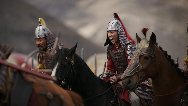 Banyak adegan laga Masyarakat ramai menuliskan tagar #BoycottMulan. Sebenarnya apa saja fakta menarik dari film Mulan live action yang akan tayang Maret nanti?