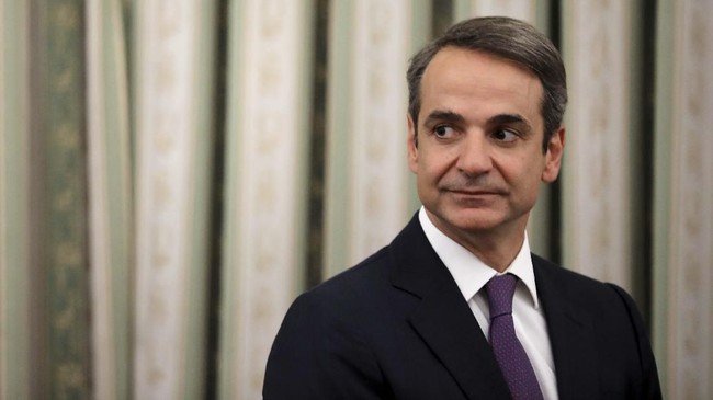 Kyriakos Mitsotakis menjanjikan lapangan pekerjaan dan kemudahan dunia usaha. Namun, utang Yunani tahun lalu mencapai sekitar Rp5.299 triliun.
