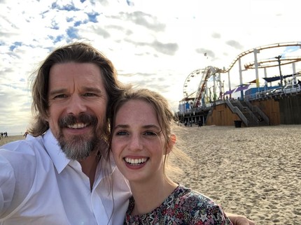 6 Potret Bintang Stranger Things Maya dan Ayahanda, Ethan Hawke
