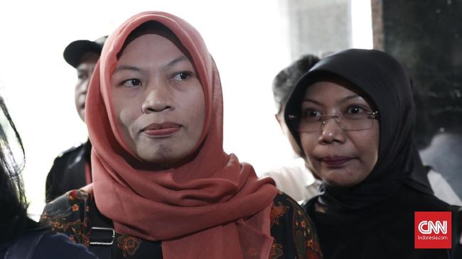 Komnas Perempuan Minta Jokowi Beri Amnesti untuk Baiq Nuril Komnas Perempuan menyatakan pemerintah harus melakukan sesuatu untuk mencegah preseden buruk menjauhkan perempuan dari keadilan.