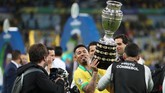 FOTO: Jesus 'Ngamuk' di Final Copa America 2019 Striker Gabriel Jesus bintang timnas Brasil di final Copa America 2019 mengamuk usai dikartu merah saat Brasil menang 3-1 atas Peru di Stadion Maracana.