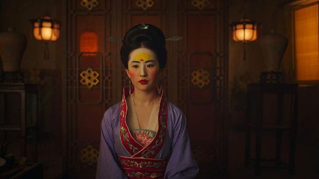 Keputusan kembali menunda Mulan diambil Disney setelah melihat wabah virus corona yang masih terjadi di banyak negara.