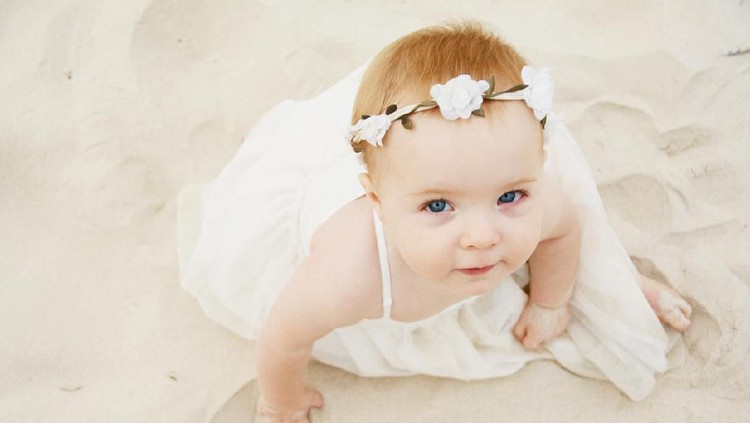Nama bayi dengan arti penyelamat berikut ini enggak ada salahnya disematkan di identitas si anak gadis, Bun.
