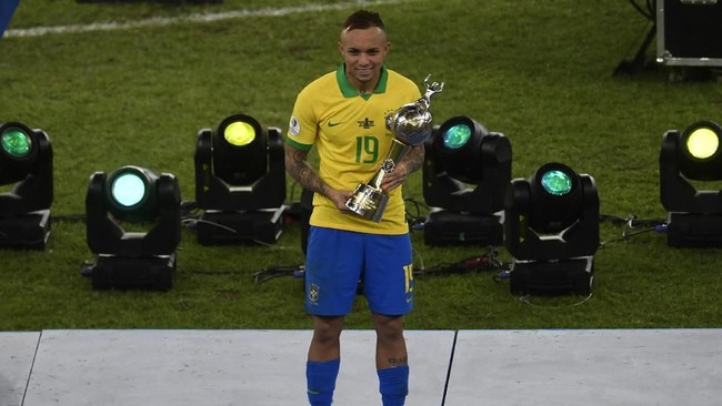 Keberhasilan Brasil jadi juara Copa America 2019 dilengkapi oleh sukses Everton Soares menjadi top skor di turnamen ini.