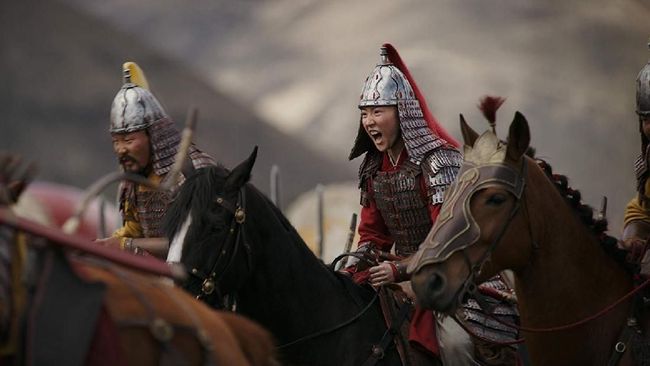 Disney+ di India yang bekerja sama dengan Hotstar seperti di Indonesia, mematok Mulan seharga 1.932 rupee atau setara dengan Rp380 ribu.