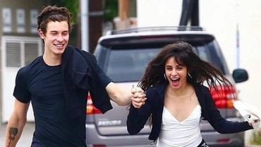 Kalah, Camila Cabello & Shawn Mendes Batal Lepas Baju di Grammy