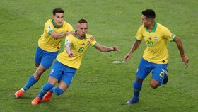 Brasil Unggul 2-1 atas Peru di Babak Pertama