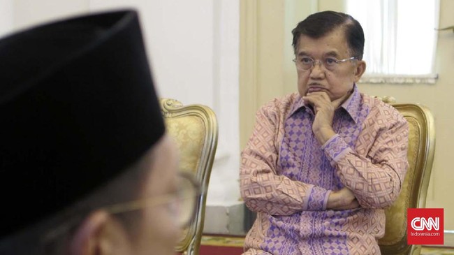 Wapres Jusuf Kalla mengatakan butuh ada komunikasi antara koalisi partai pengusung jika kubu Prabowo memilih untuk bergabung.