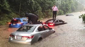Fenomena Hujan Badai di AS hingga Banjir Terjang Gedung Putih