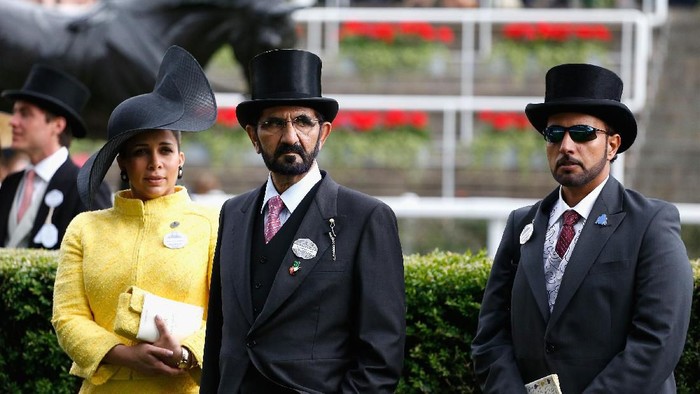 ASCOT, ENGLAND - JUNE 20:  Queen Elizabeth II being congratulated by Sheikh Mohammed bin Rashid Al Maktoum on Ladies' Day during day three of Royal Ascot at Ascot Racecourse on June 20, 2013 in Ascot, England.  (Photo by Charlie Crowhurst/Getty Images for Ascot Racecourse)