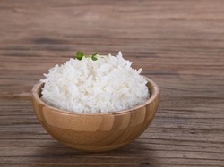 Cara Gampang Kurangi Kalori Nasi, Pakai Trik Masak Ini