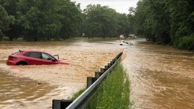 Banjir Bandang Terjang Washington