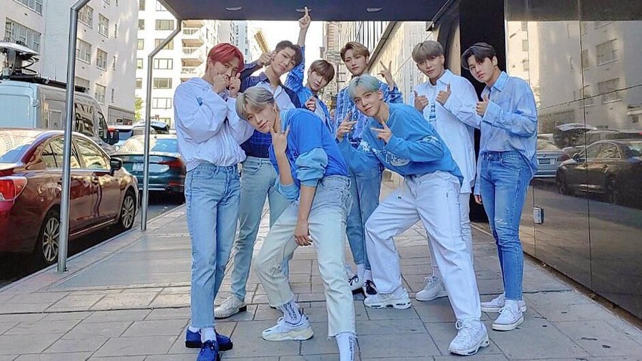 Salah satu boygroup baru asal Korea Selatan ATEEZ, merilis lagu baru berjudul Aurora.