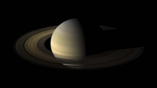 Saturn-Moon Conjunction: Phenomenon Details and Best Time for Observation