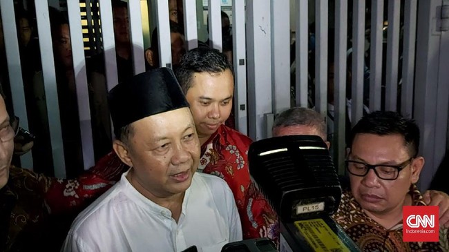 Pasca-putusan MA, Mantan Kepala BPPN Syafruddin Arsyad Temenggung resmi keluar dari rutan KPK dan mengaku terilhami oleh Nalson Mandela.