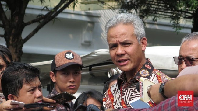 OJK menobatkan Provinsi Jawa Tengah (Jateng) sebagai provinsi terbaik dalam mensosialisasikan Simpanan Pelajar (SimPel) pada Bulan Inklusi Keuangan 2020.