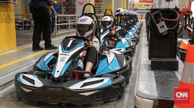 Formula Kart dan Wave Racer adalah wahana yang wajib dicoba oleh pecandu adrenalin saat mengunjungi Trans Studio Theme Park Cibubur.