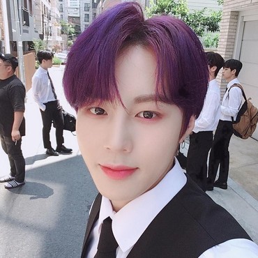 Ha Sung Woon Eks Wanna One Rilis Lagu Blue