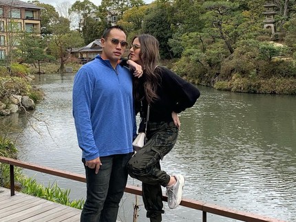 Liburan Keluarga, Nia Ramadhani Bagikan Tips Langgeng Pernikahan