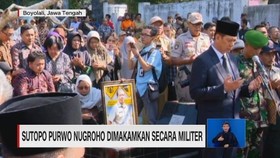 VIDEO: Sutopo Purwo Nugroho Dimakamkan Secara Militer
