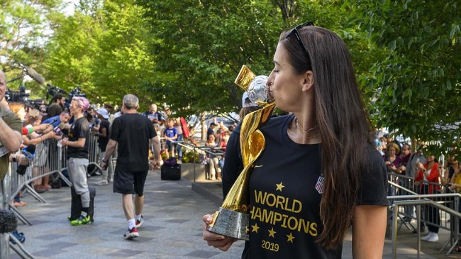 FOTO: Juara Piala Dunia Wanita, Timnas AS Disambut Meriah