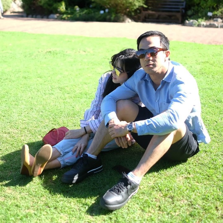 <p>Selama 15 tahun membina rumah tangga, Joe Taslim dan Julie telah dikaruniai tiga orang anak. Si sulung, Hyori Mikaveli Taslim, bahkan kini sudah beranjak remaja, Bun. (Foto: Instagram @julietaslim)</p>