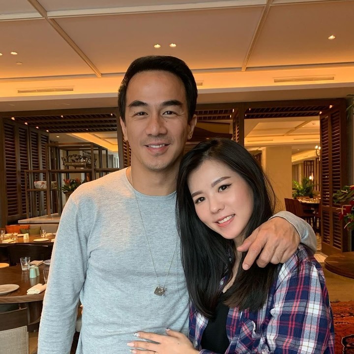 <p>Joe Taslim dan Julie merupakan pasangan yang romantis. Keduanya kerap membagikan momen saat sedang berdua di Instagram. (Foto: Instagram @julietaslim)</p>