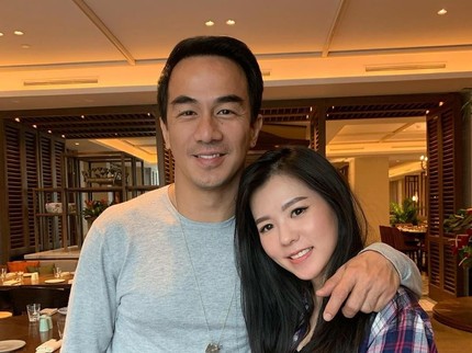 Terpopuler: Potret Memesona Julie Taslim Istri Joe Taslim