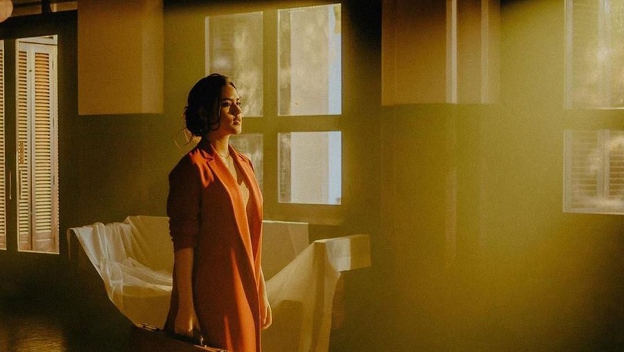 Lirik Lagu Kembali - Raisa Setelah vakum sekitar 8 bulan, Raisa kembali tampil di dunia musik.