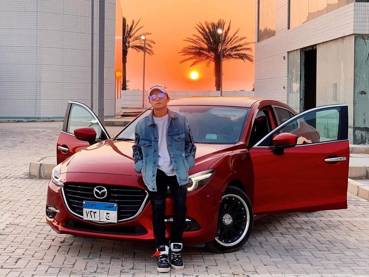 Salmafina Sunan diisukan pindah agama lantaran beredar fotonya mengenakan kalung salib&period; Padahal&comma; sebelumnya ia pernah bersuamikan seorang Hafiz Alquran&period;