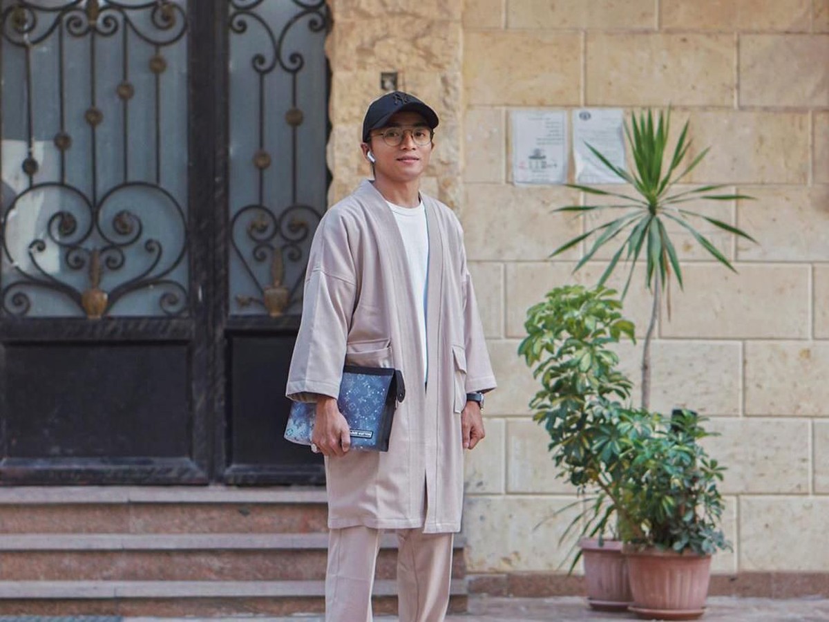 Salmafina Sunan diisukan pindah agama lantaran beredar fotonya mengenakan kalung salib&period; Padahal&comma; sebelumnya ia pernah bersuamikan seorang Hafiz Alquran&period;