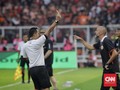 Banuelos dan Simic Beda Persepsi Soal Kartu Merah Novri