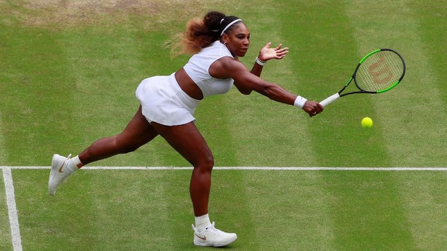 Mantan petenis nomor satu dunia Serena Williams dan Simona Halep melangkah ke babak semifinal Wimbledon 2019.