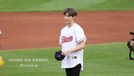 Usai lama menghilang&comma; Kang Daniel tampil di pertandingan NC Dinos Vs Lotte Giants sebagai pelempar bola pada Selasa &lpar;9&sol;7&rpar;&period;