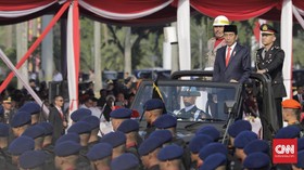 Jokowi Anugerahkan Bintang Bhayangkara Nararya ke 3 Polisi