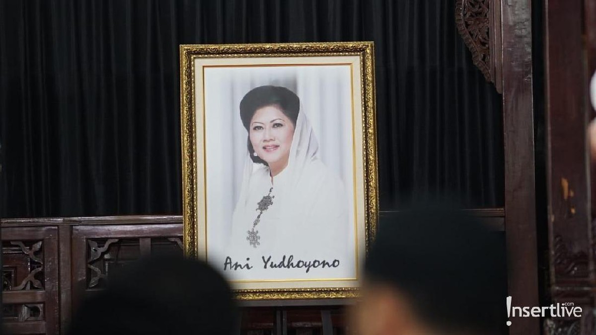 Delapan potret suasana doa bersama 40 hari usai kepergian Ani Yudhoyono&period;