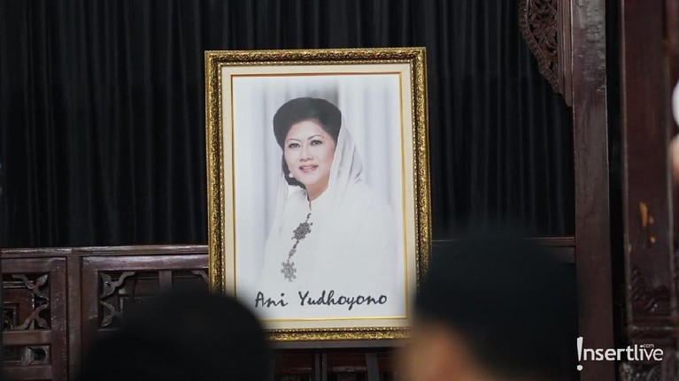 Delapan potret suasana doa bersama 40 hari usai kepergian Ani Yudhoyono.