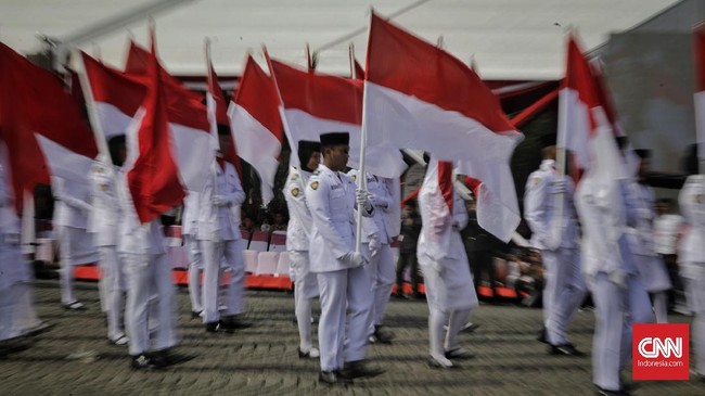 Bupati Temanggung akan memberikan sanksi moral kepada perusahaan yang tidak menggelar upacara peringatan kemerdekaan RI, 17 Agustus mendatang.