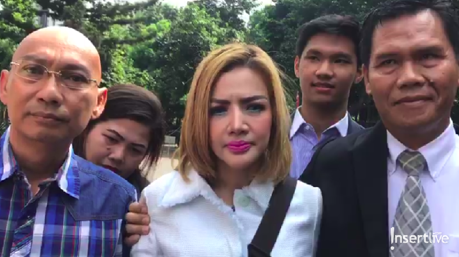 Barbie Kumalasari masih mempertimbangkan untuk minta maaf ke Fairuz. 