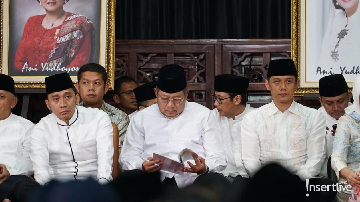 Delapan potret suasana doa bersama 40 hari usai kepergian Ani Yudhoyono&period;