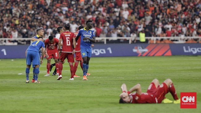 FOTO: Duel Panas Persija vs Persib Berakhir Antiklimaks