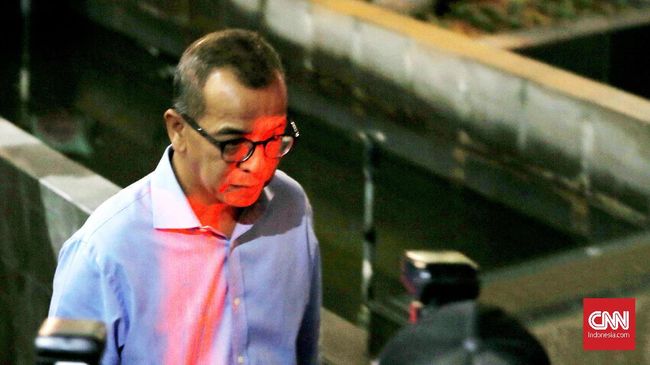 KPK Targetkan Kasus Emirsyah Satar Naik Sidang Agustus KPK menargetkan kasus suap yang menjerat eks Dirut Garuda Indonesia, Emirsyah Satar rampung pada Agustus, selesai sebelum masa kepemimpinan KPK habis.