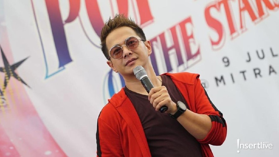Perjalanan cinta Delon, dari Yeslin Wang hingga berlabuh ke pelukan janda kaya, Aida Noplie Chandra.