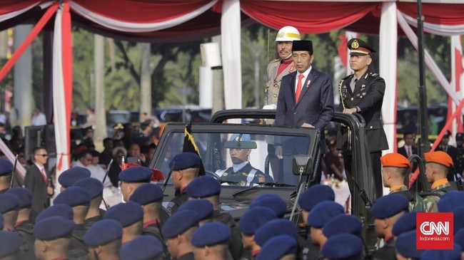 Pada peringatan HUT ke-73 Bhayangkara, Jokowi mengatakan perkembangan teknologi mendorong potensi kejahatan di ruang siber, termasuk ancaman terorisme.