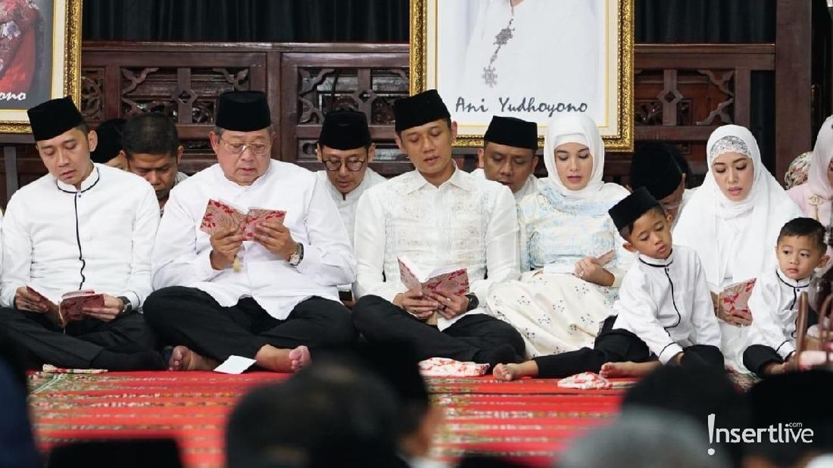 Delapan potret suasana doa bersama 40 hari usai kepergian Ani Yudhoyono&period;