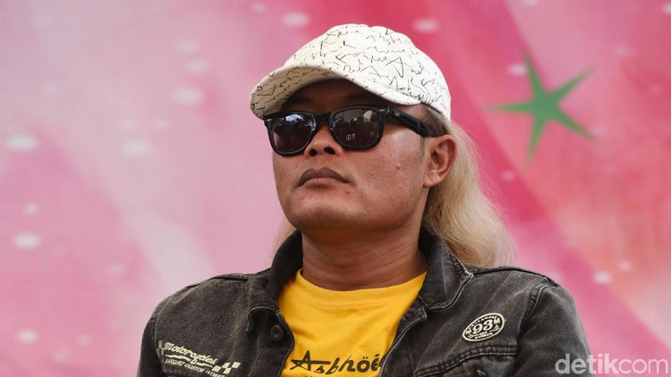 Simak artikel terpopuler HaiBunda hari ini, mulai dari lima fakta tentang pramugari calon istri Sule, hingga tips menggoreng bakwan sayur agar renyah, Bunda.